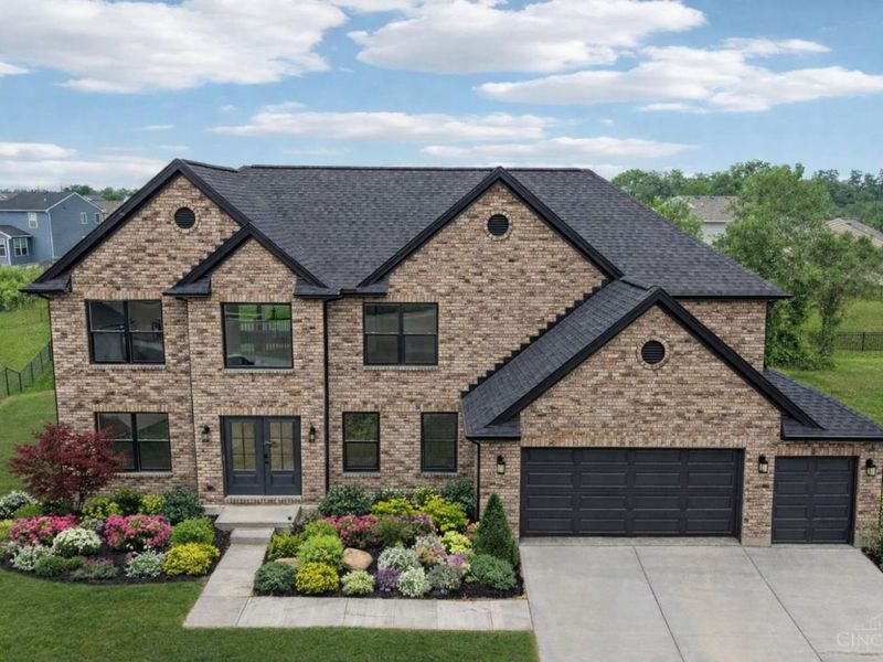 709 W Arlington Drive, Trenton, OH 45067 Photo 1