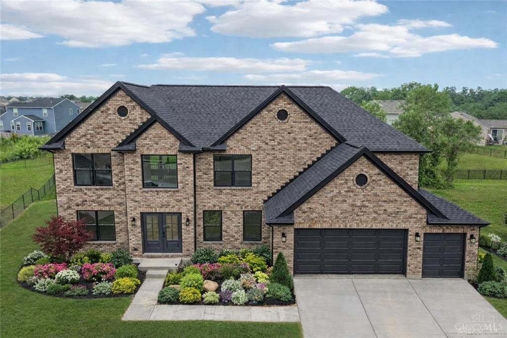 709 W Arlington Drive, Trenton, OH 45067 Main Photo