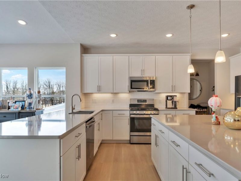 3367 Ponderosa Trail, Green, OH 44685 Photo 8