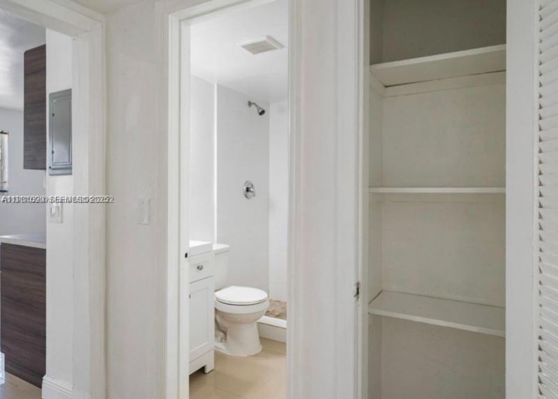 552 NE 61st St, Unit 4, Miami, FL 33137 Photo