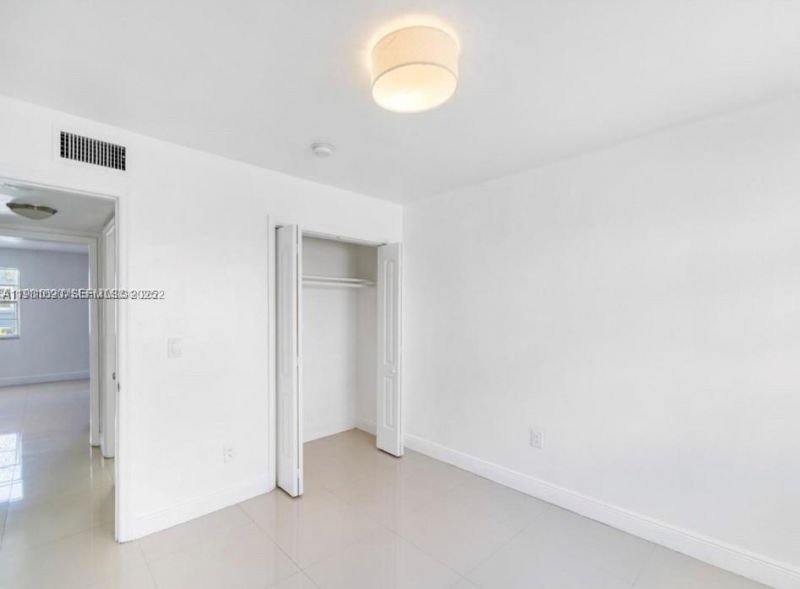 552 NE 61st St, Unit 4, Miami, FL 33137 Photo