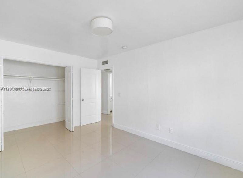 552 NE 61st St, Unit 4, Miami, FL 33137 Photo