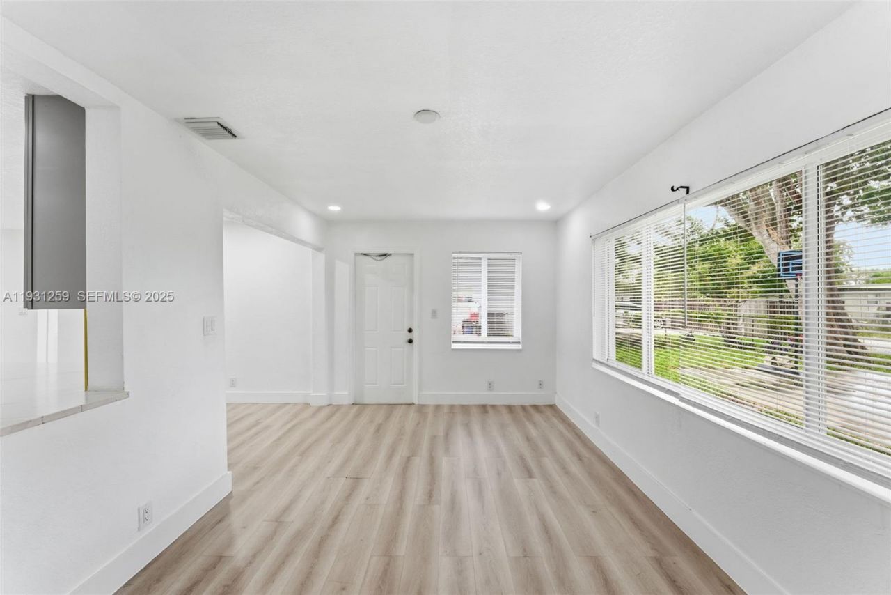 671 NW 23rd Ter, Pompano Beach, FL 33069 Photo