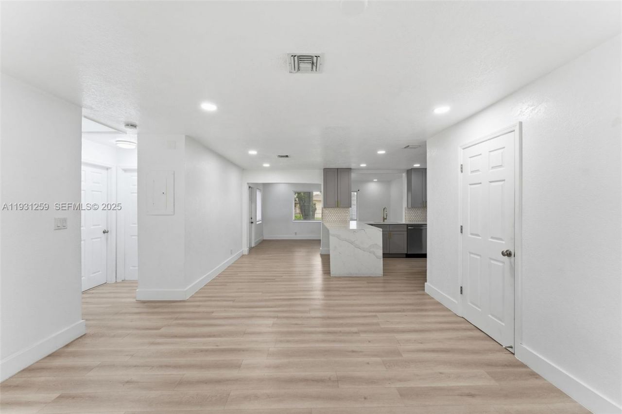 671 NW 23rd Ter, Pompano Beach, FL 33069 Photo