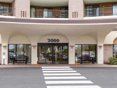 20930 VALLEY FORGE CIRCLE, Unit 930, KING OF PRUSSIA, PA 19406