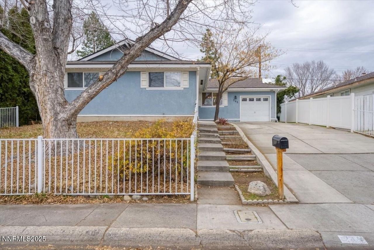 745 Akard Drive, Reno, NV 89503 Photo
