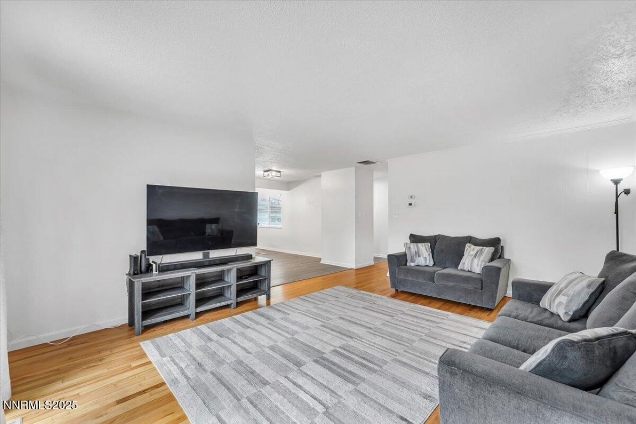 745 Akard Drive, Reno, NV 89503 Photo