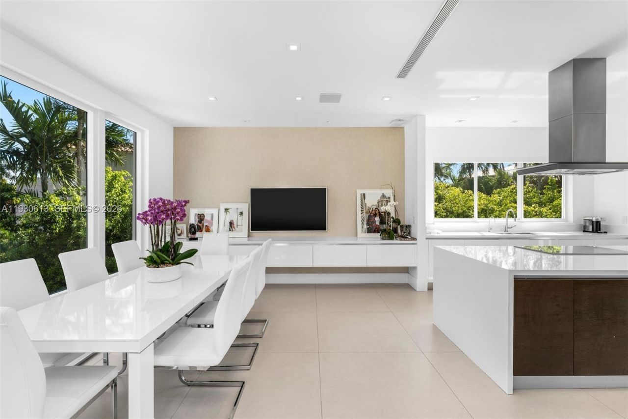 481 S Mashta Drive, Key Biscayne, FL 33149 Photo