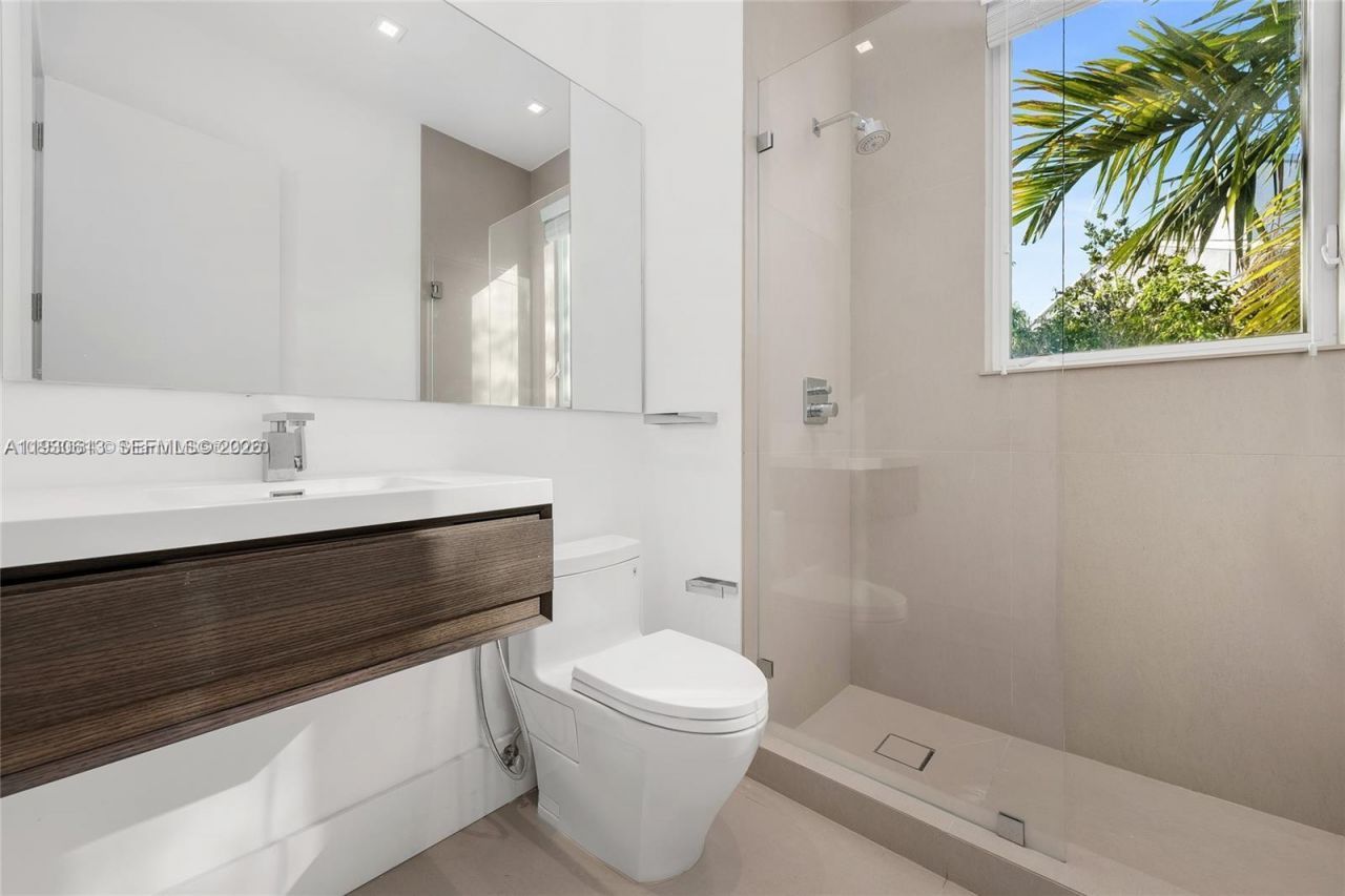 481 S Mashta Drive, Key Biscayne, FL 33149 Photo