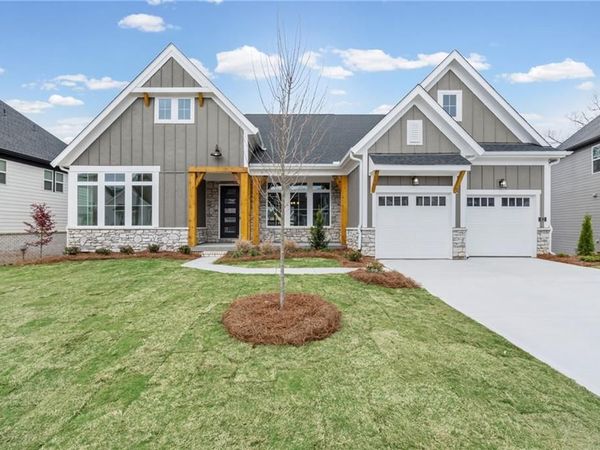 82 Clear Lake Parkway, Hoschton, GA 30548