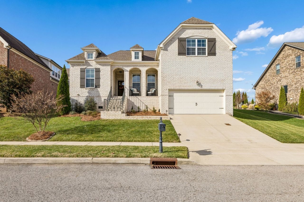 2645 Paddock Park Dr, Thompsons Station, TN 37179 Main Photo