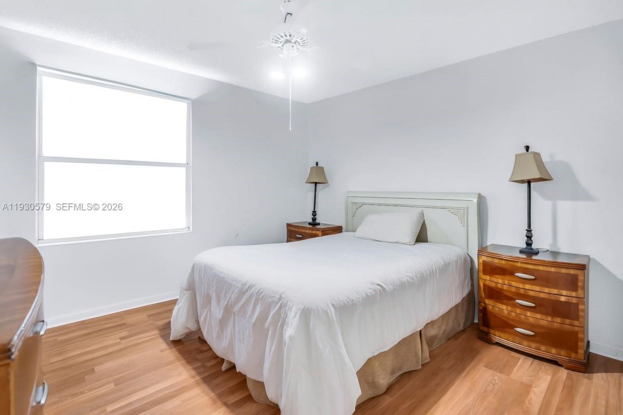 1008 NW 180th Ave, Pembroke Pines, FL 33029 Photo