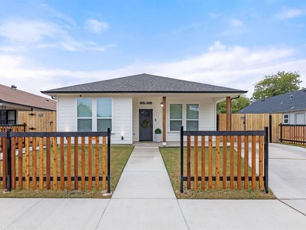 1530 E Cannon Street, Fort Worth, TX 76104