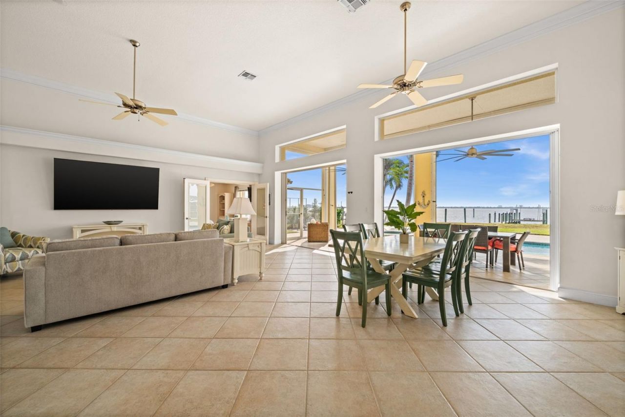 264 Bayshore Drive, Cape Coral, FL 33904 Photo