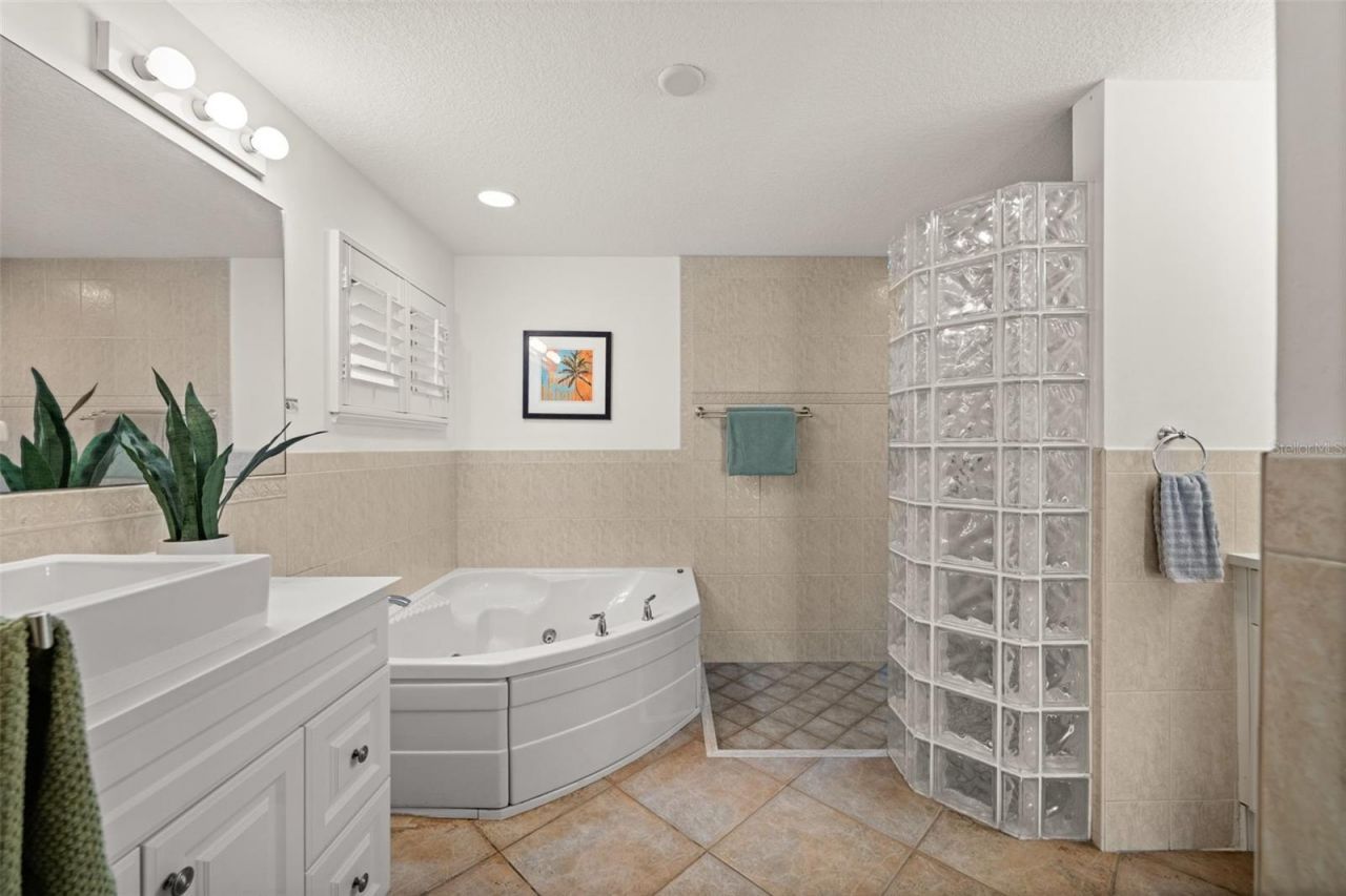 264 Bayshore Drive, Cape Coral, FL 33904 Photo