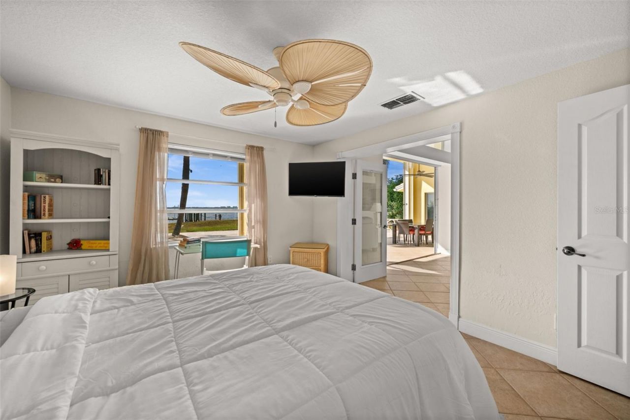 264 Bayshore Drive, Cape Coral, FL 33904 Photo