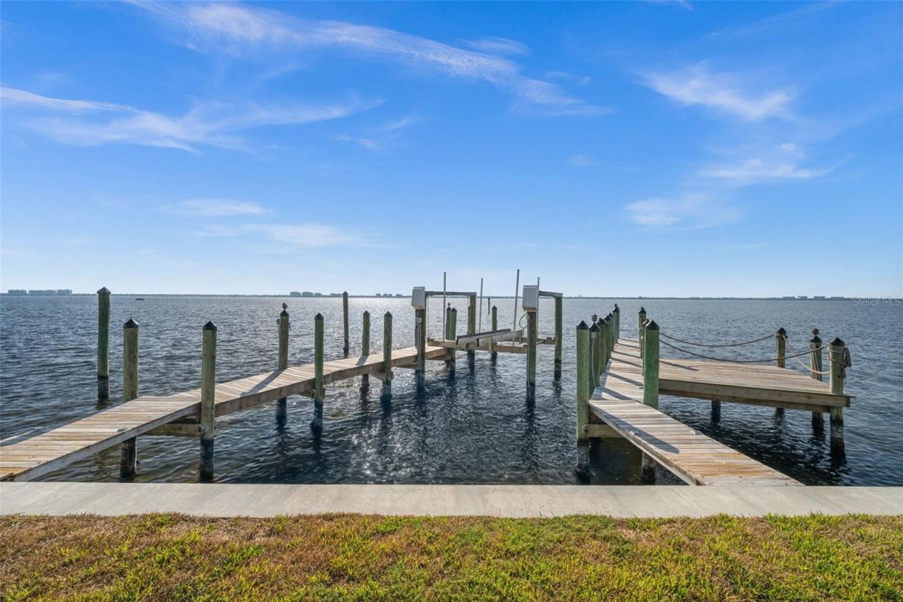 264 Bayshore Drive, Cape Coral, FL 33904 Photo