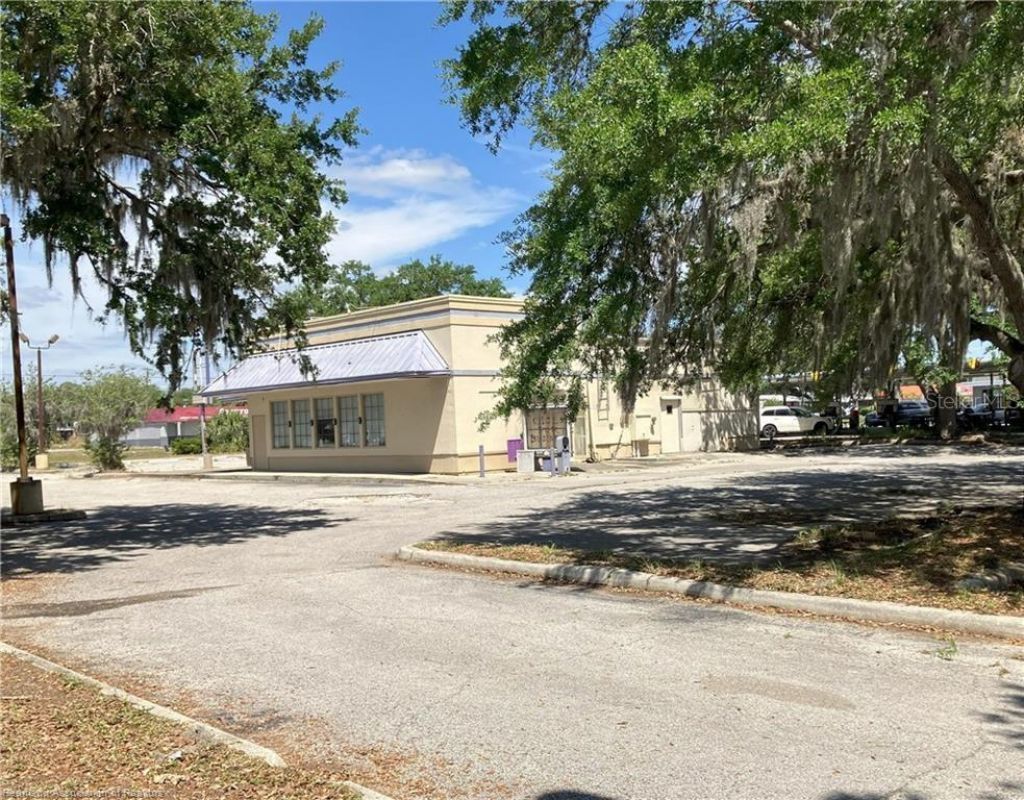 939 S 6th Avenue, Wauchula, FL 33873 Photo