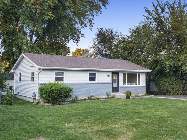 4304 Clearview Drive, McHenry, IL 60050