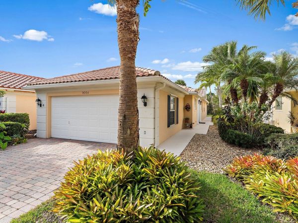 9054 SE Hawks Nest Court, Hobe Sound, FL 33455