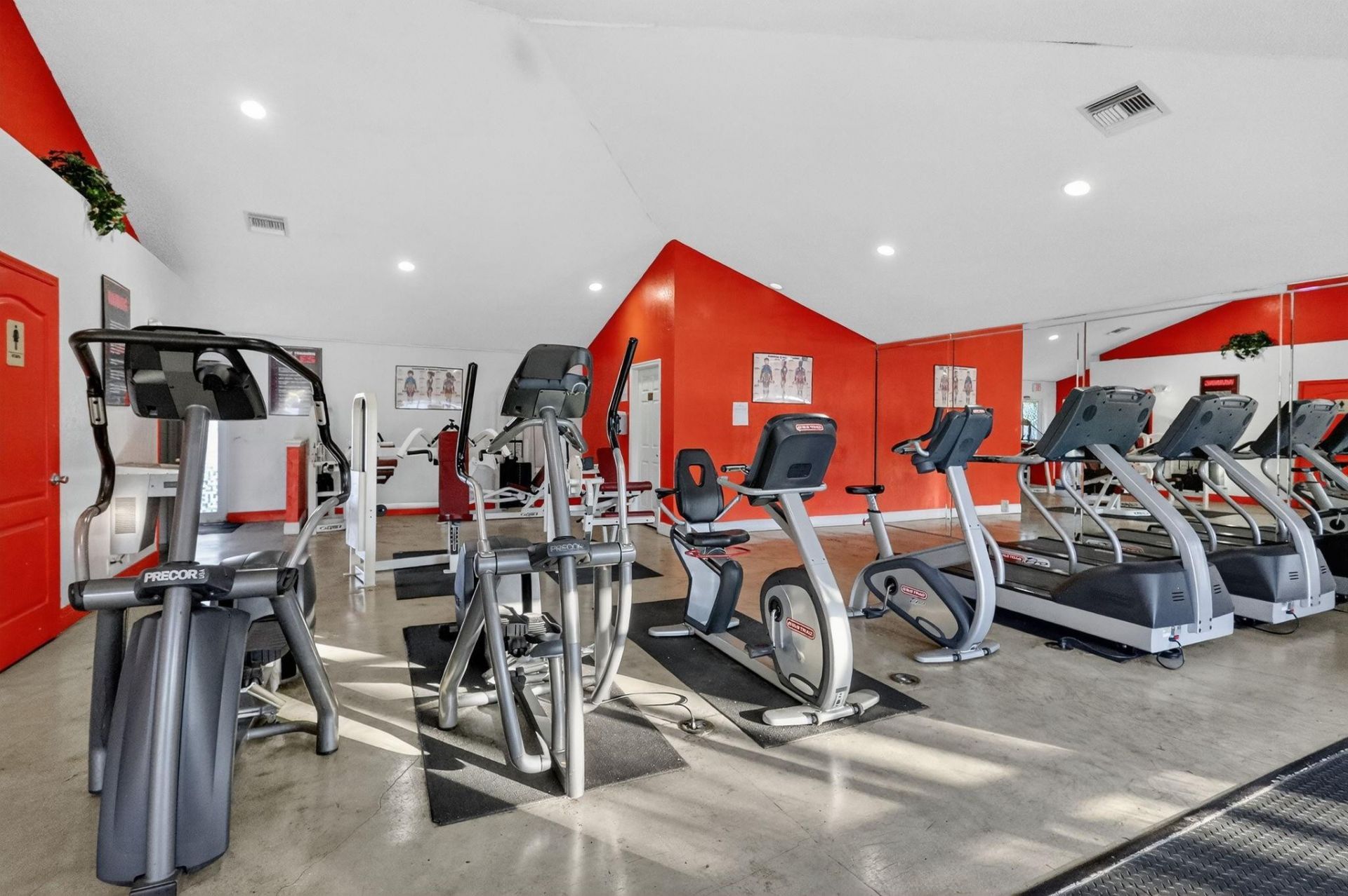 18840 NW 57th Avenue, Unit 302, Hialeah, FL 33015 Photo