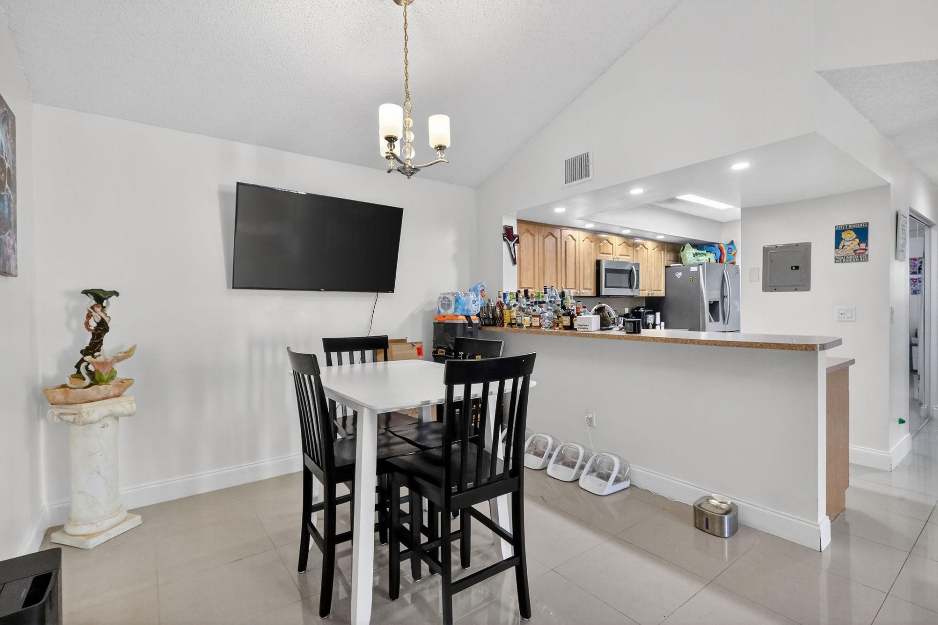18840 NW 57th Avenue, Unit 302, Hialeah, FL 33015 Photo