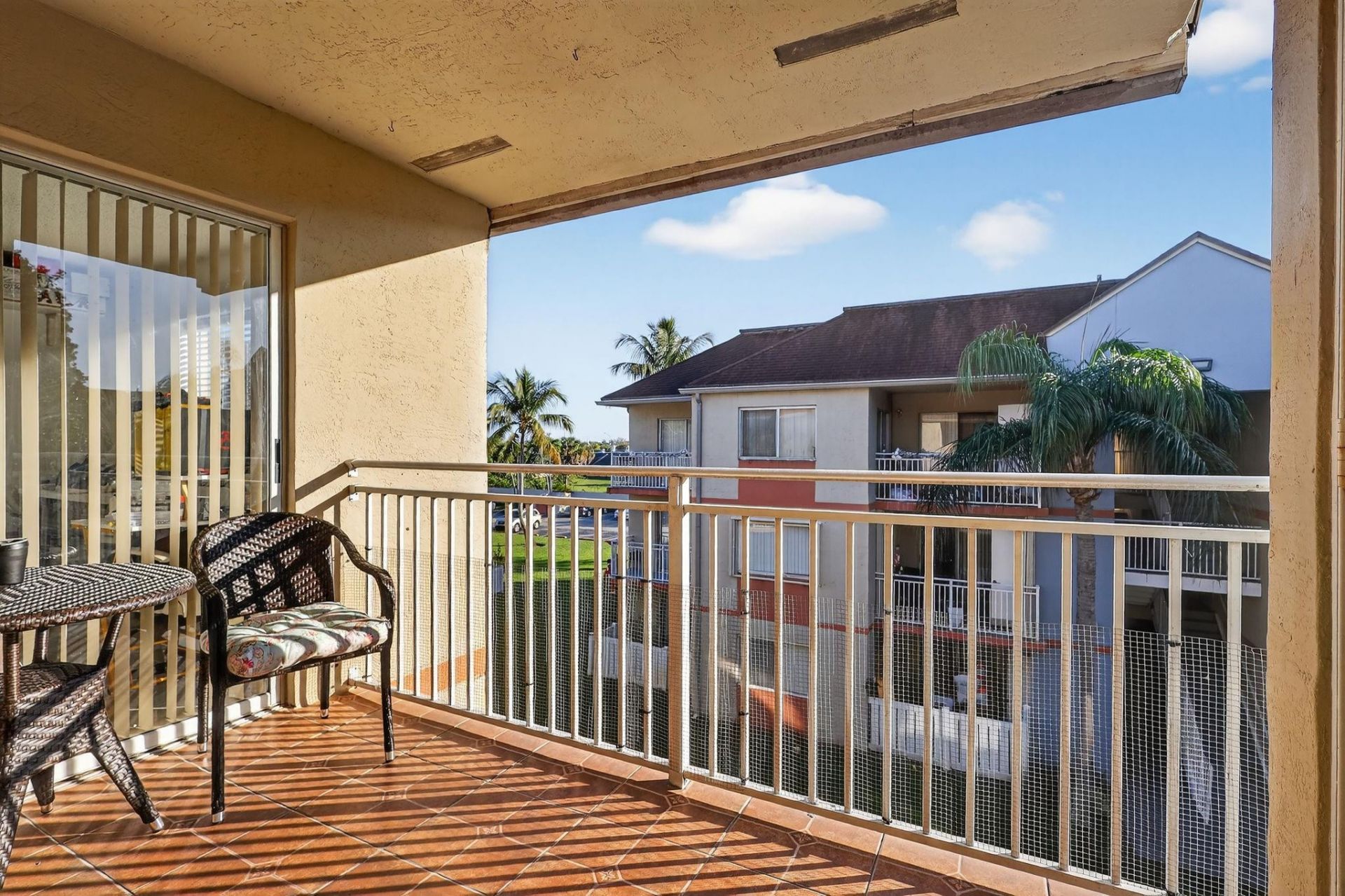 18840 NW 57th Avenue, Unit 302, Hialeah, FL 33015 Photo
