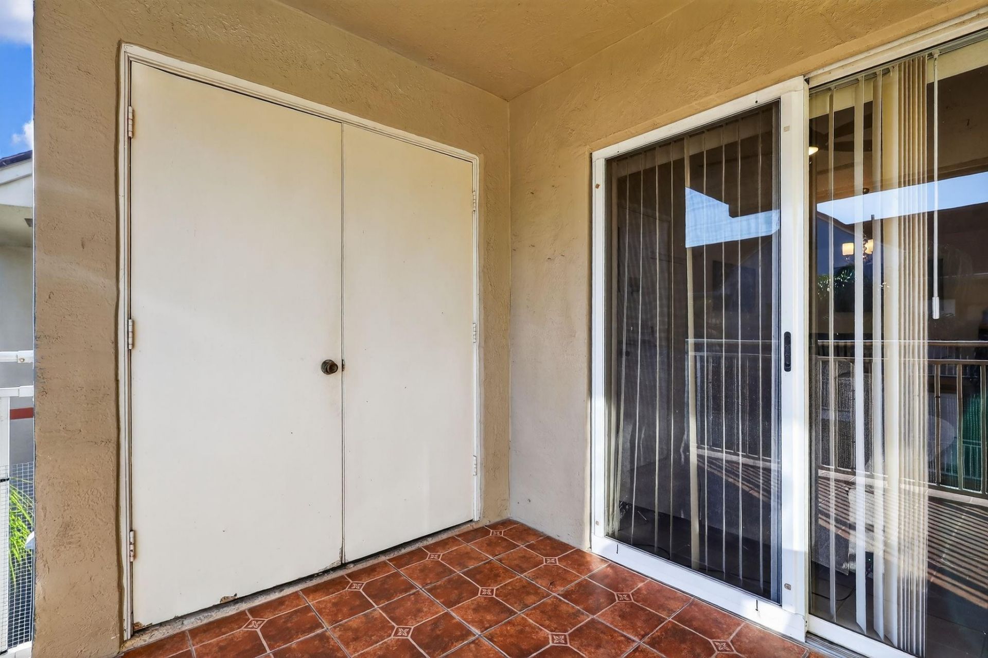 18840 NW 57th Avenue, Unit 302, Hialeah, FL 33015 Photo