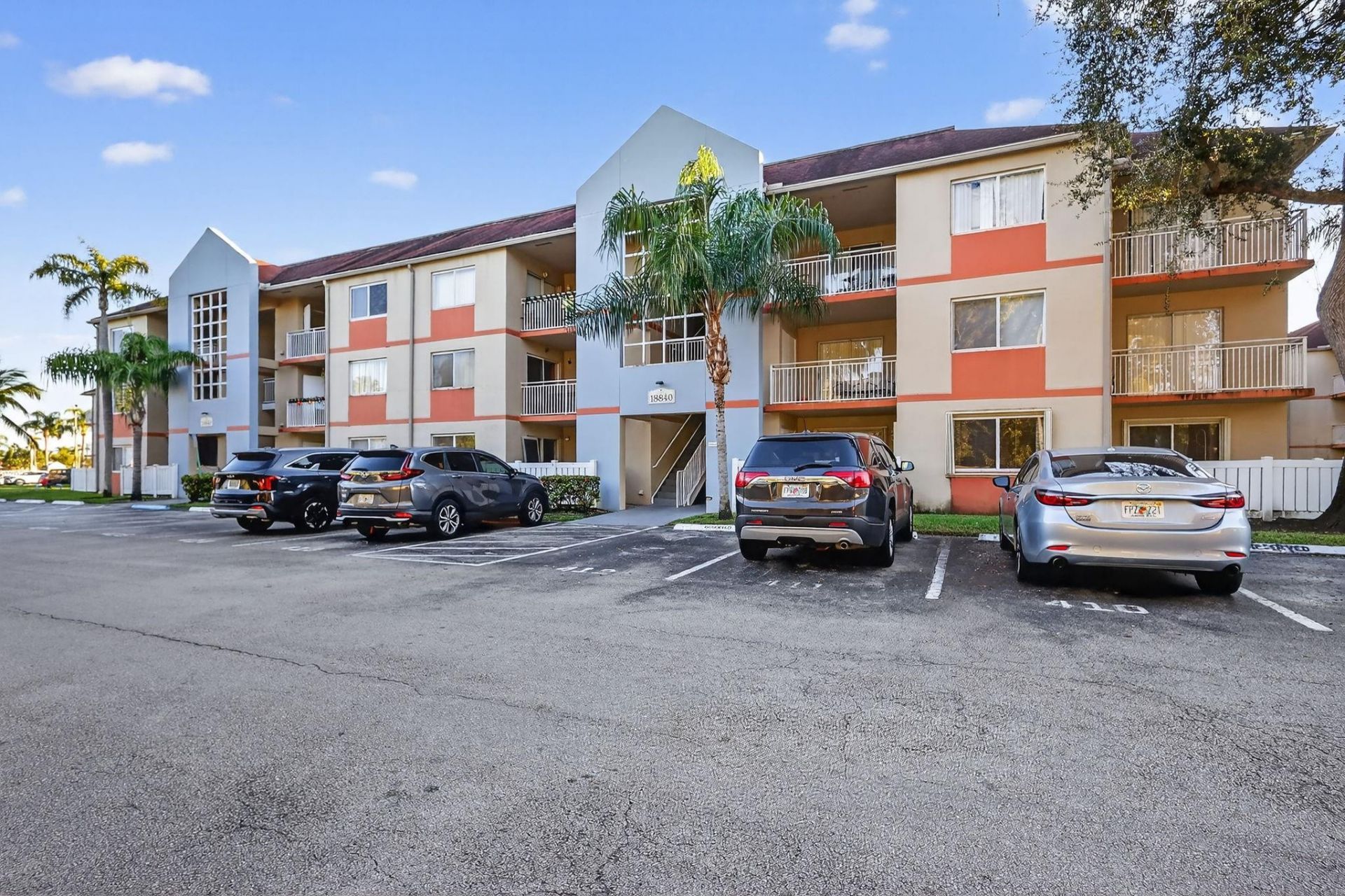 18840 NW 57th Avenue, Unit 302, Hialeah, FL 33015 Photo