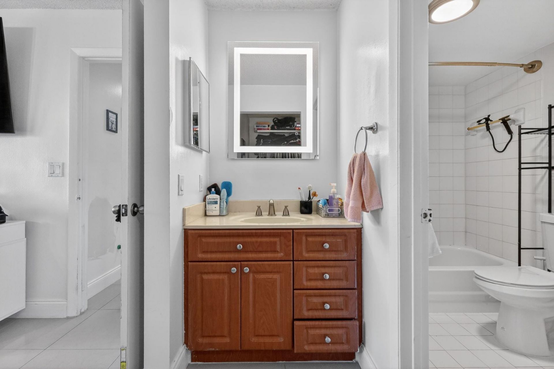 18840 NW 57th Avenue, Unit 302, Hialeah, FL 33015 Photo