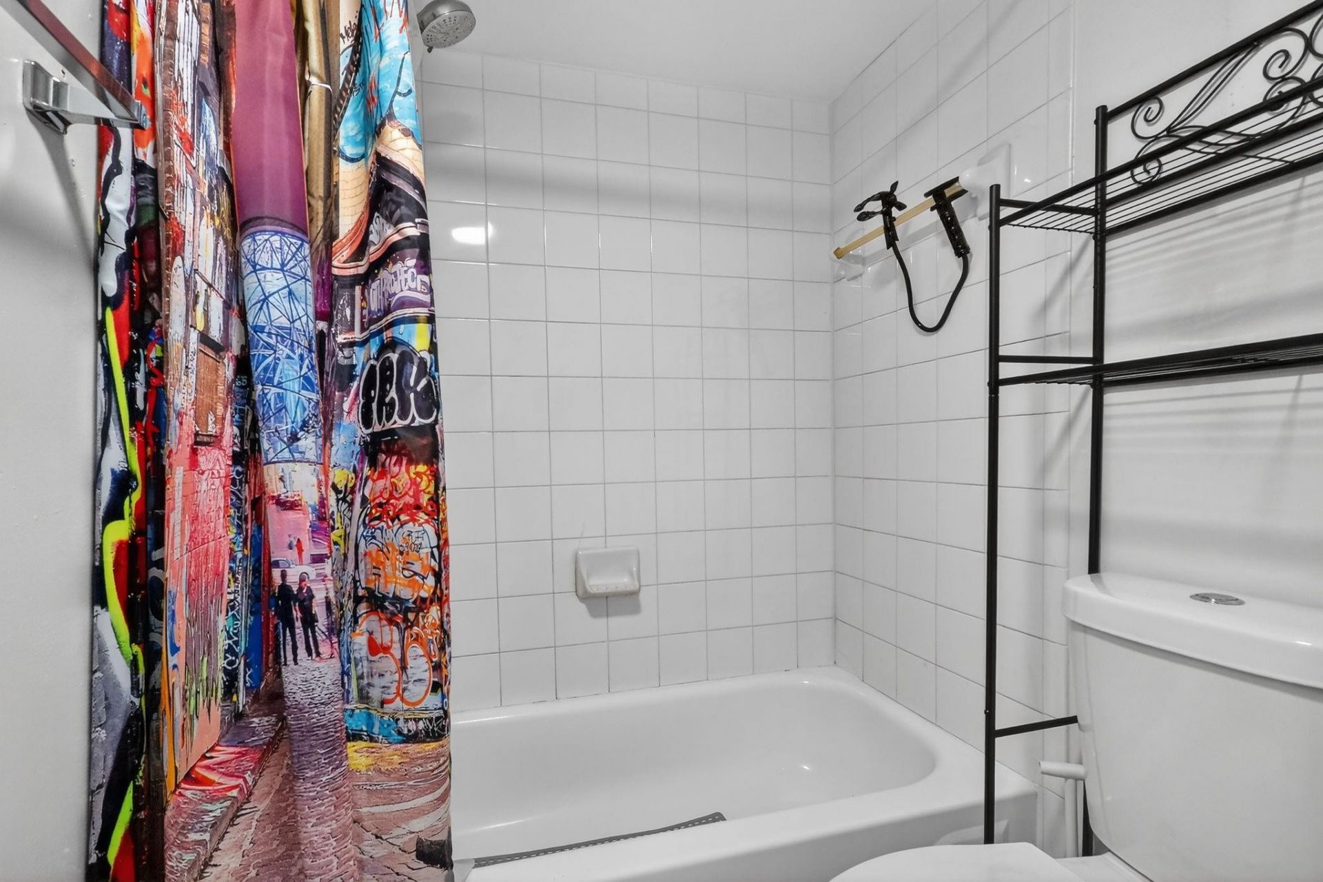 18840 NW 57th Avenue, Unit 302, Hialeah, FL 33015 Photo