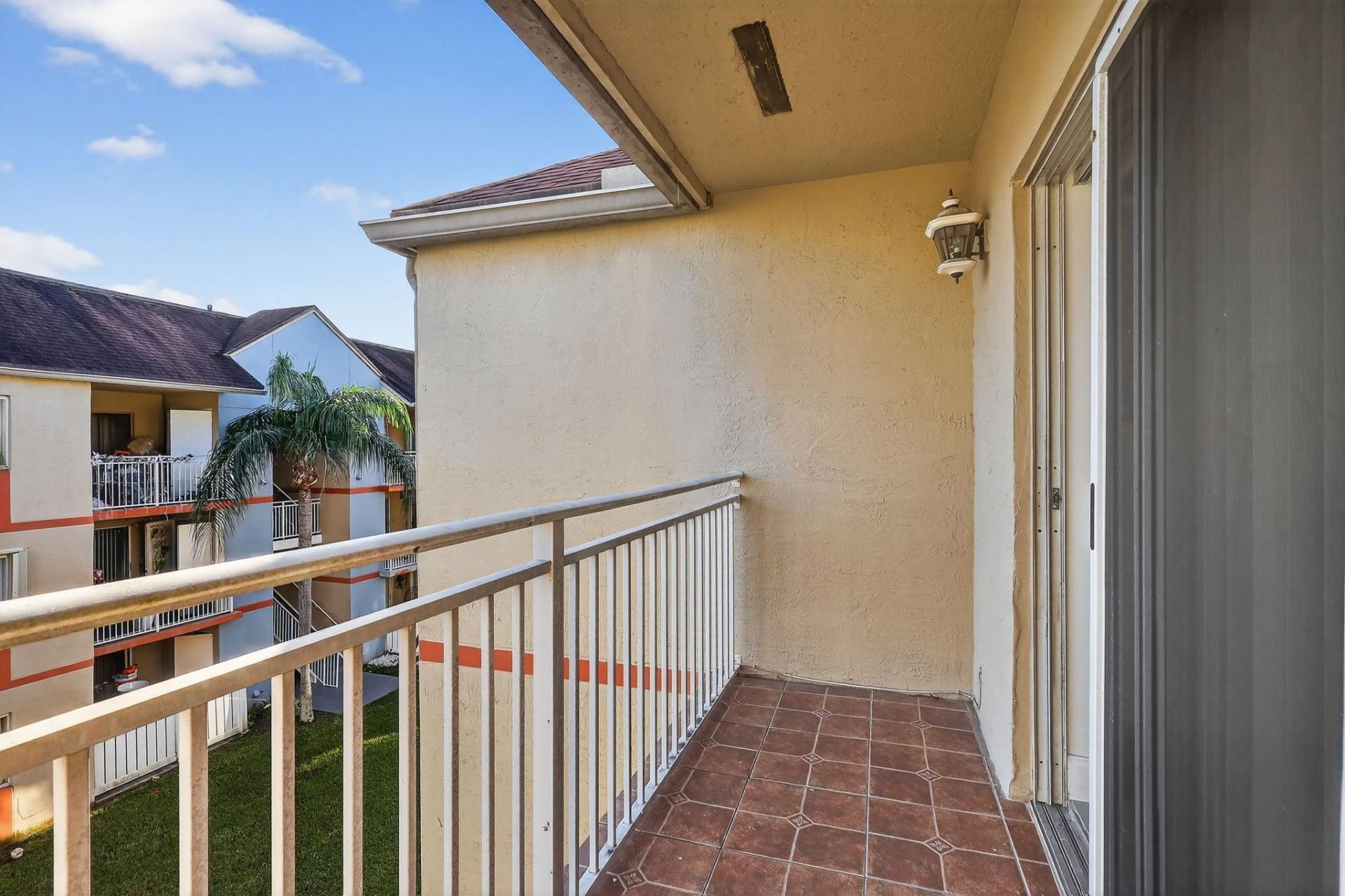 18840 NW 57th Avenue, Unit 302, Hialeah, FL 33015 Photo