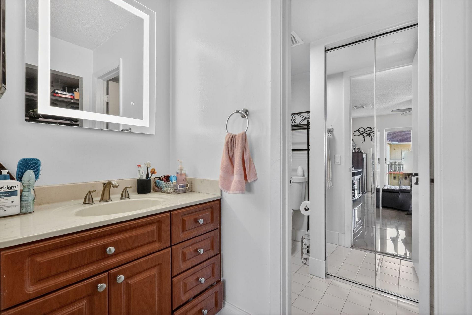 18840 NW 57th Avenue, Unit 302, Hialeah, FL 33015 Photo