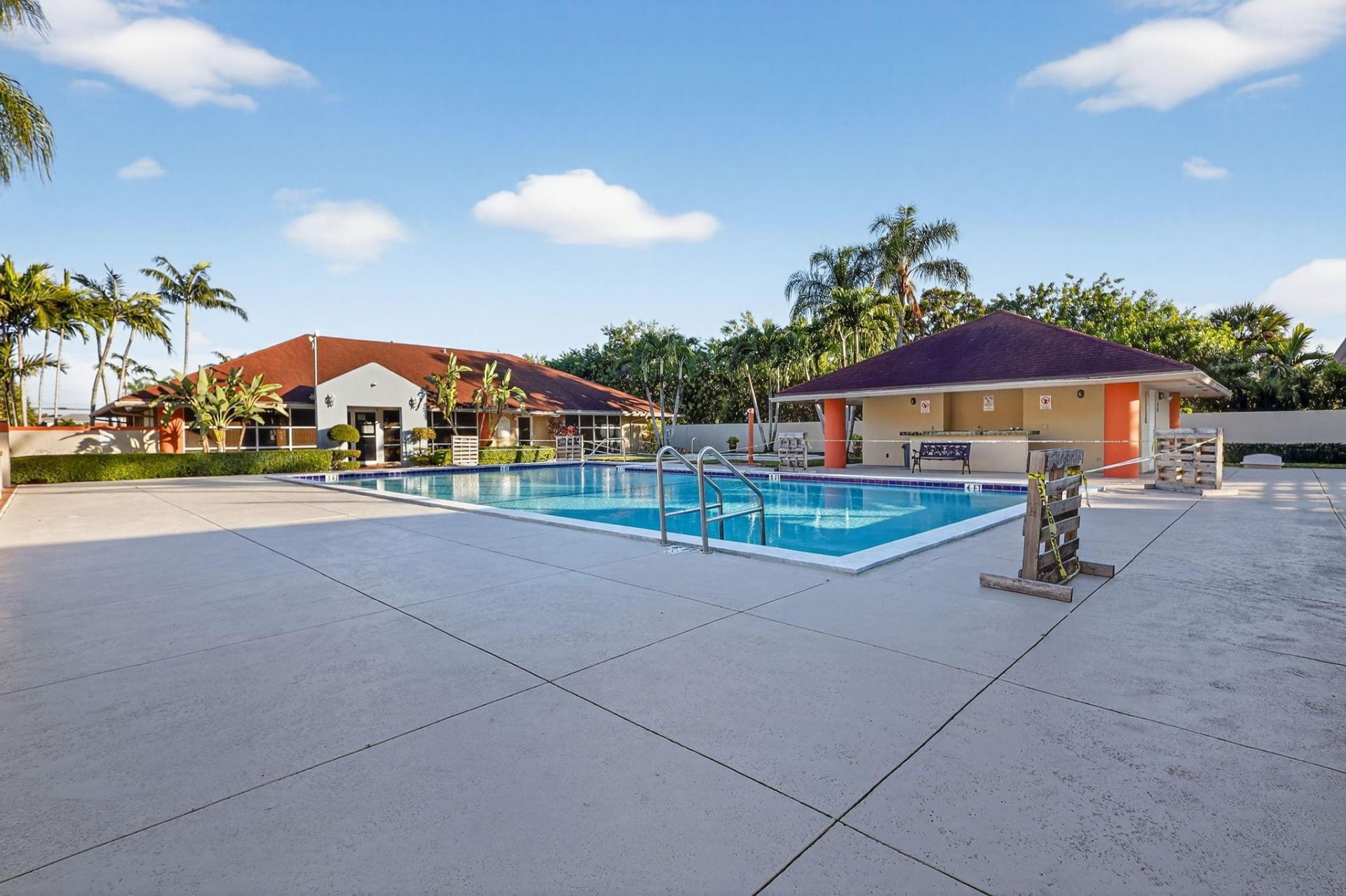 18840 NW 57th Avenue, Unit 302, Hialeah, FL 33015 Photo