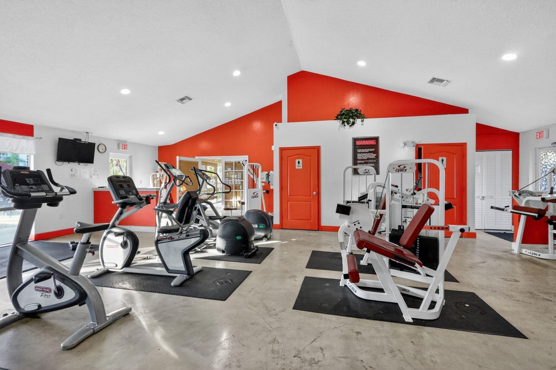 18840 NW 57th Avenue, Unit 302, Hialeah, FL 33015 Photo