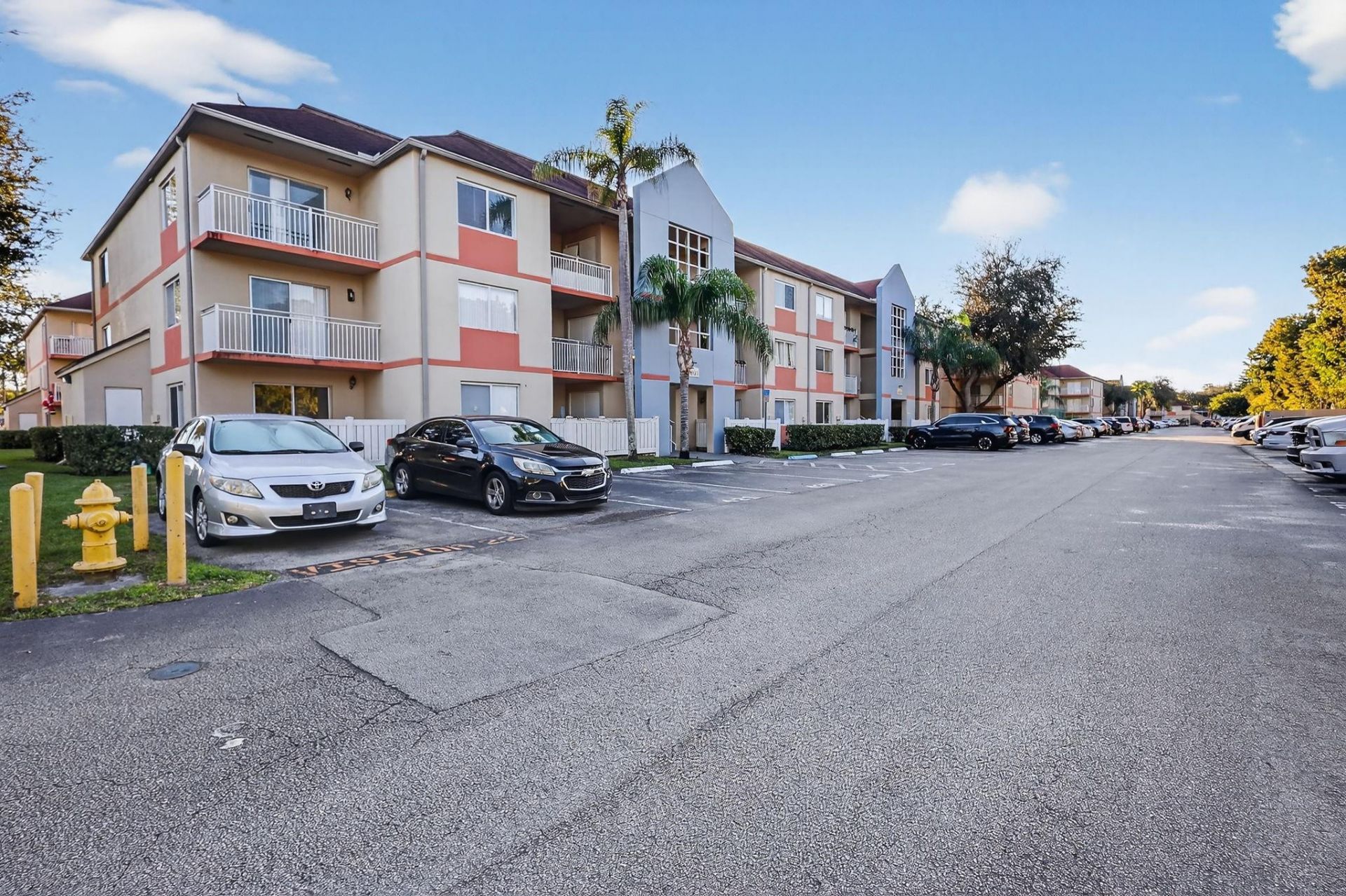 18840 NW 57th Avenue, Unit 302, Hialeah, FL 33015 Photo