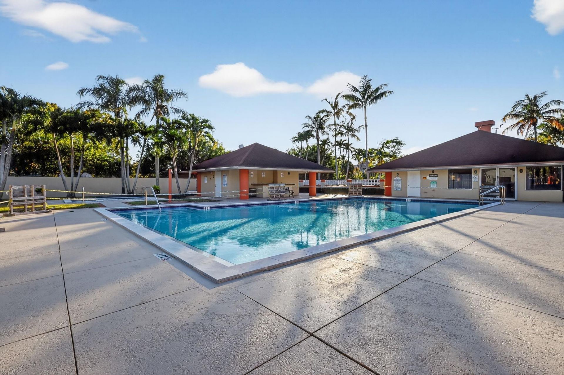 18840 NW 57th Avenue, Unit 302, Hialeah, FL 33015 Photo