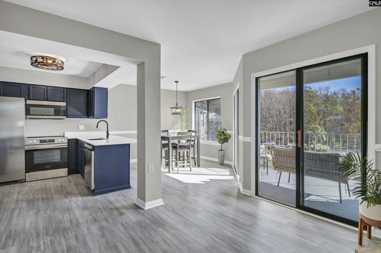 320 Shoreline Drive Photo 10