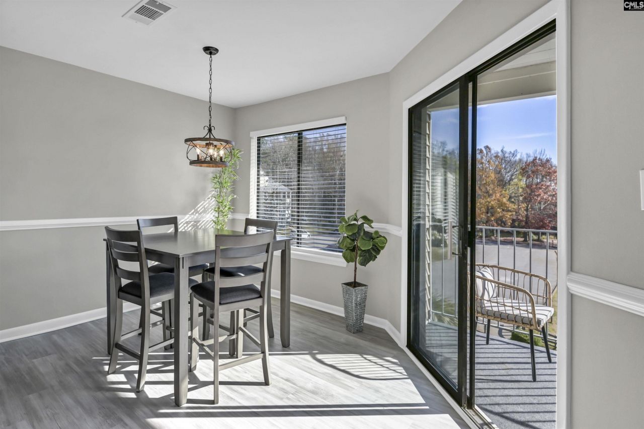 320 Shoreline Drive Photo 14