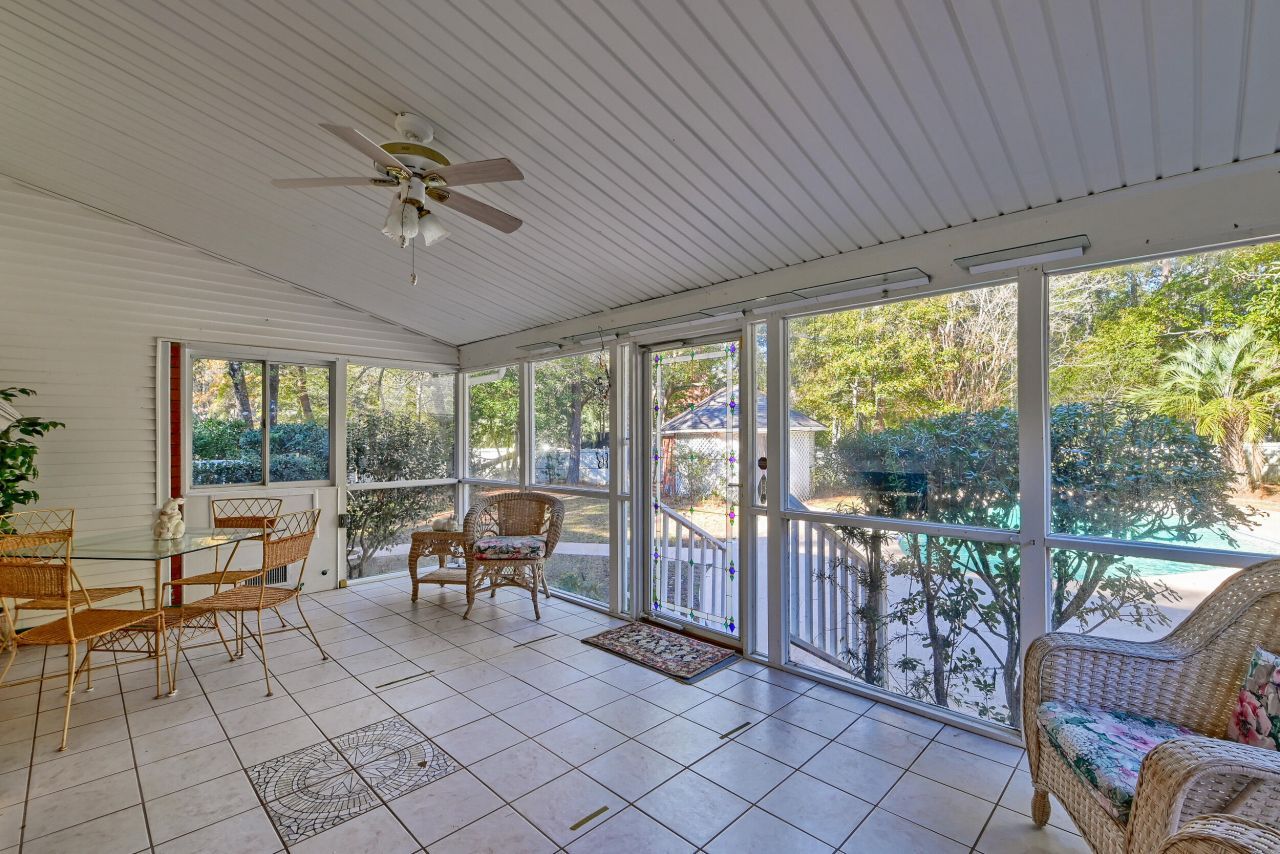 100 Rexford Court Photo 11