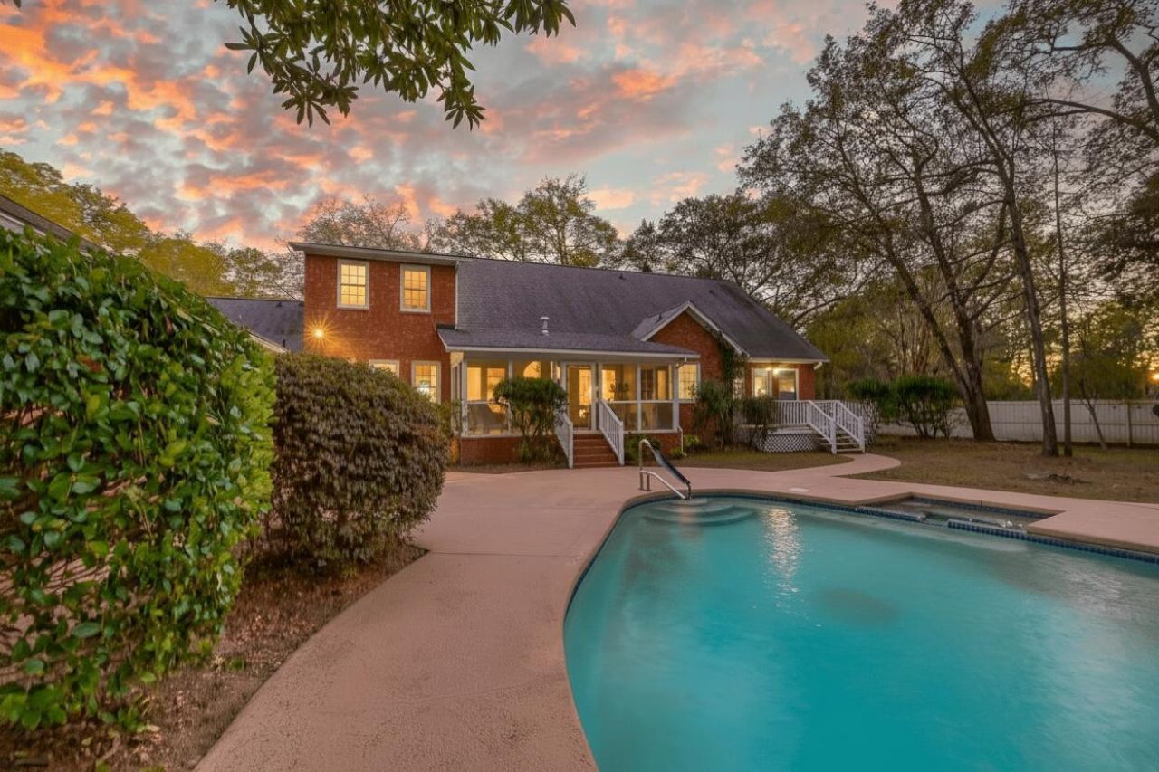 100 Rexford Court Photo 15