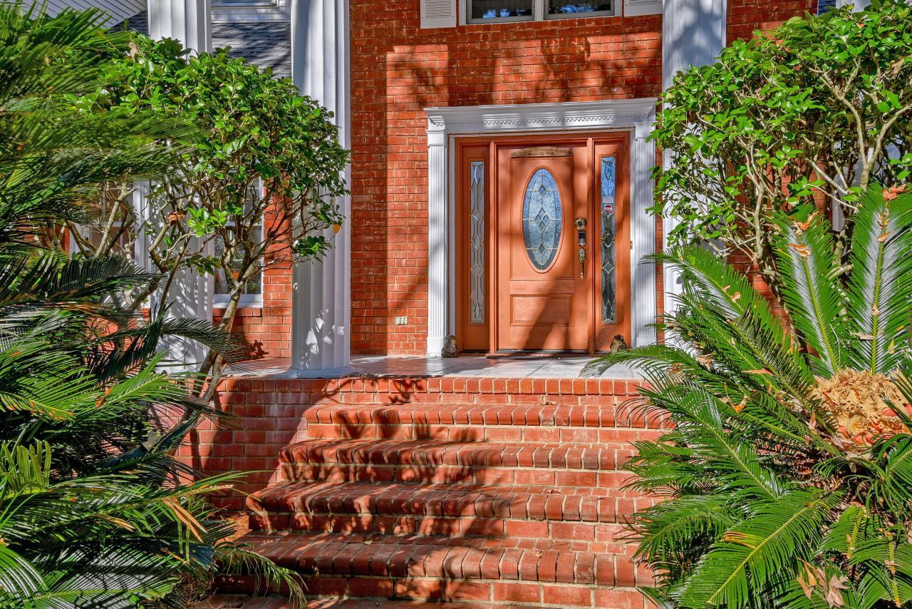 100 Rexford Court Photo 40