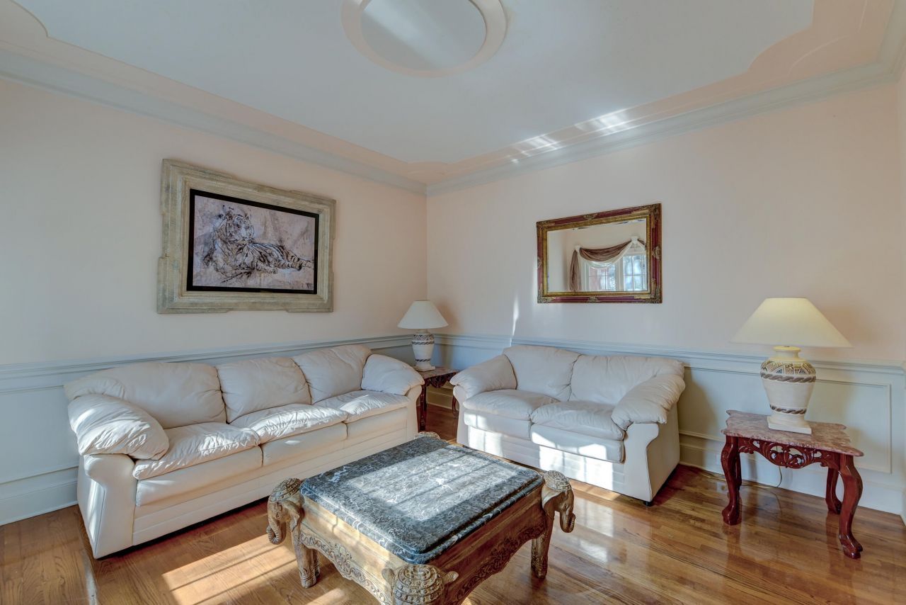 100 Rexford Court Photo 43