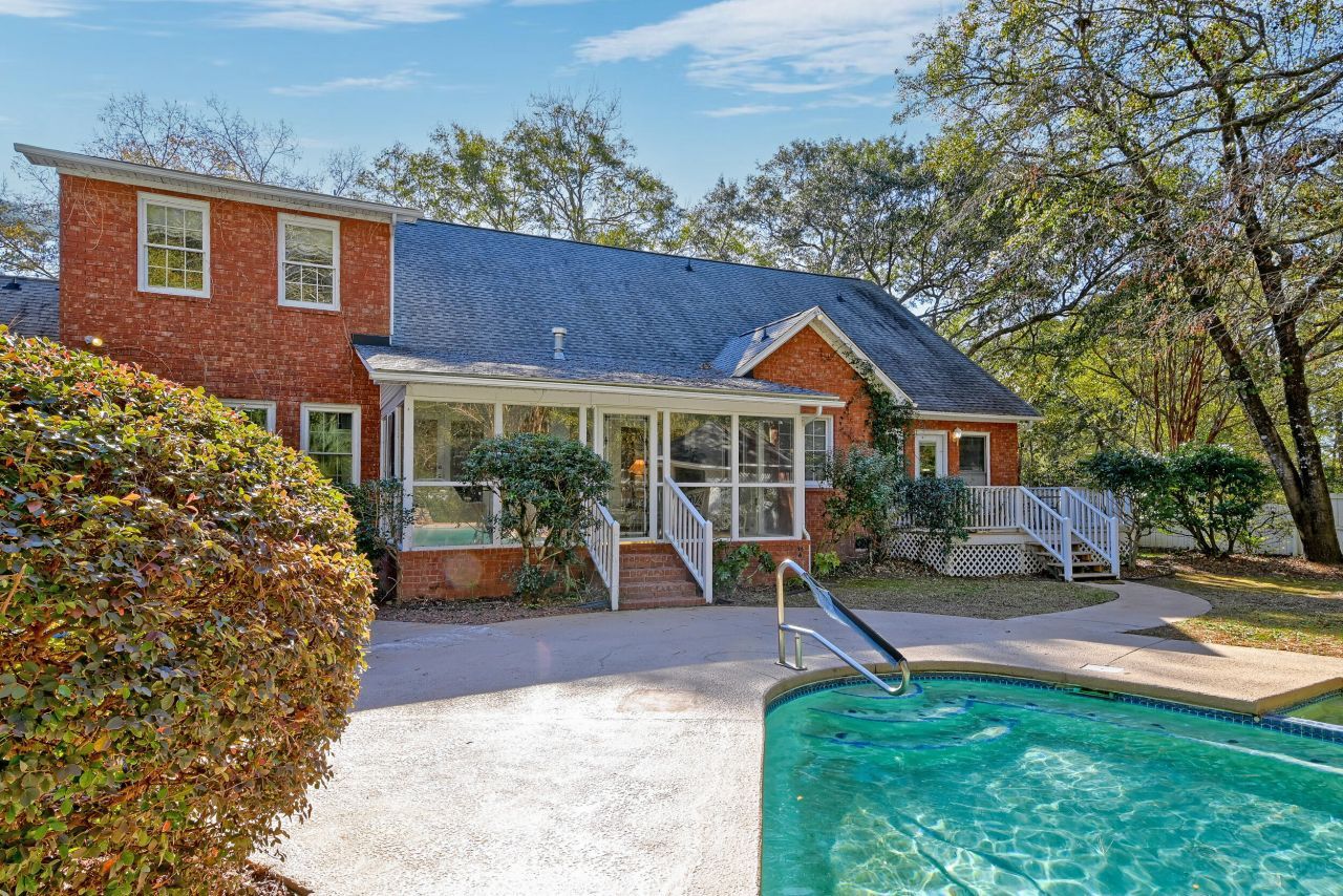 100 Rexford Court Photo 59