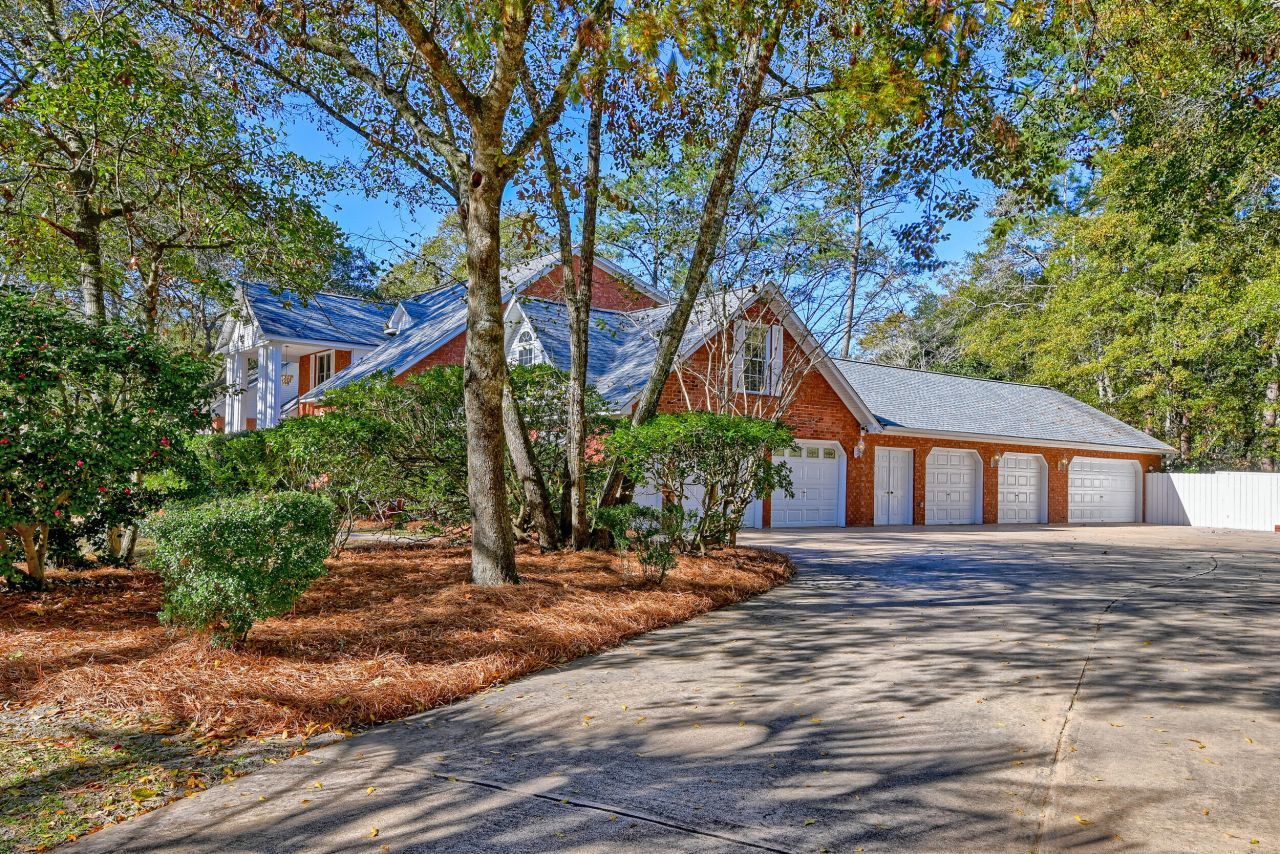 100 Rexford Court Photo 62