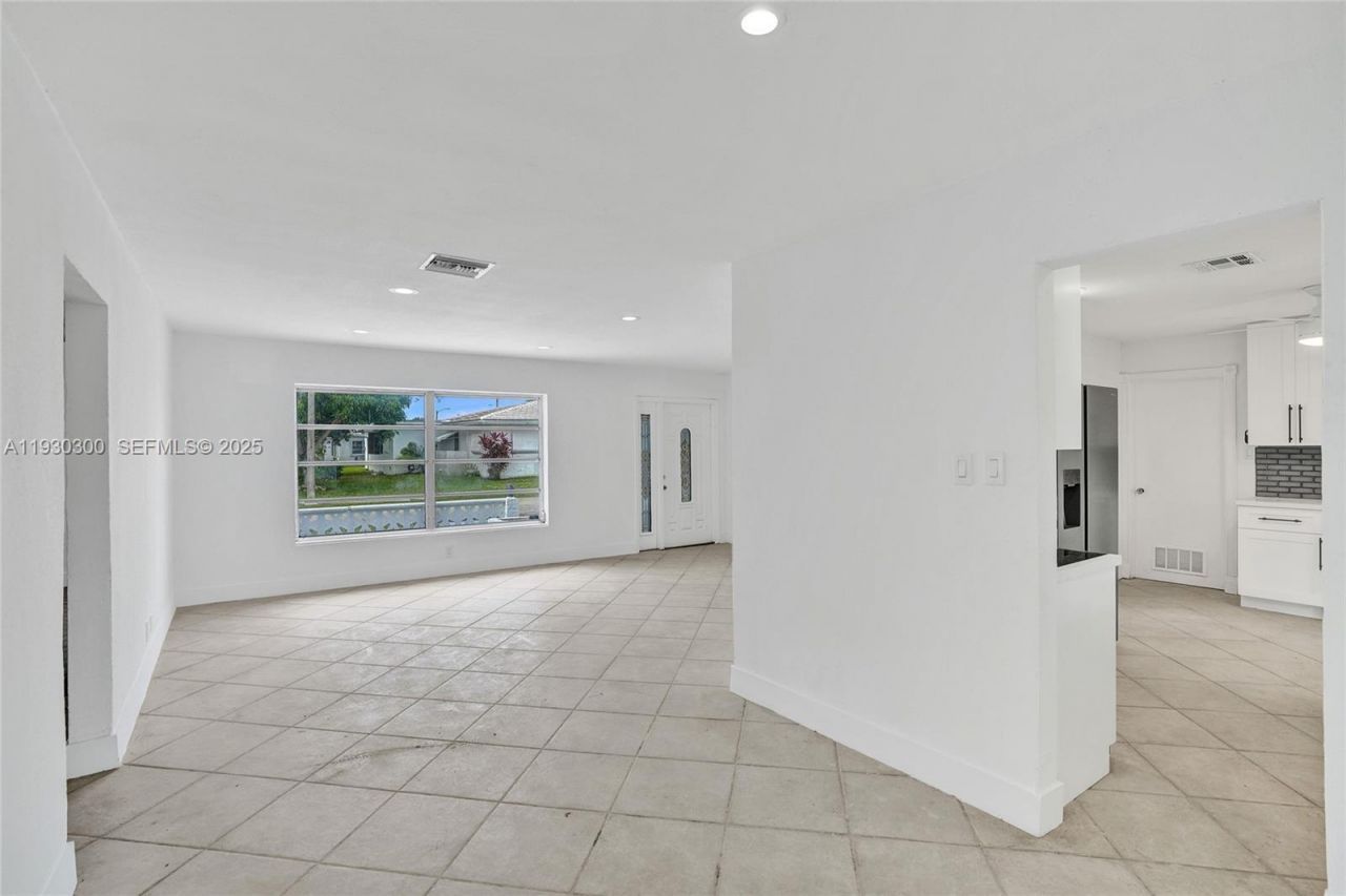 5810 NW 81st Ave, Tamarac, FL 33321 Photo