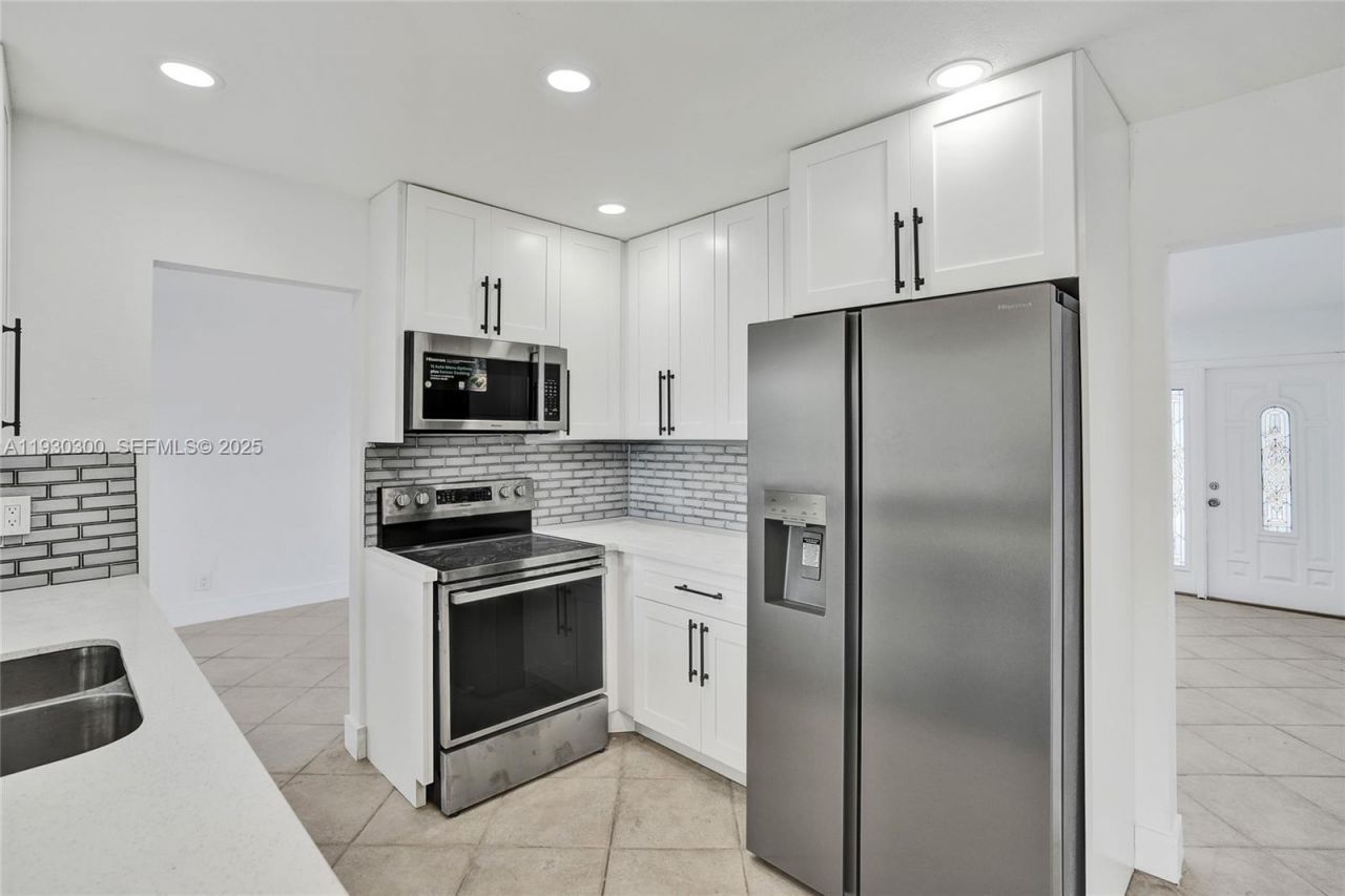 5810 NW 81st Ave, Tamarac, FL 33321 Photo