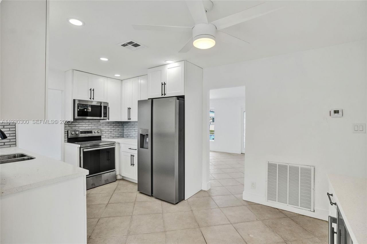 5810 NW 81st Ave, Tamarac, FL 33321 Photo