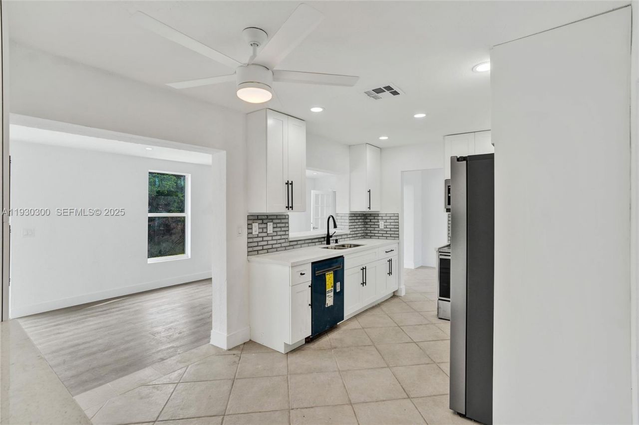 5810 NW 81st Ave, Tamarac, FL 33321 Photo