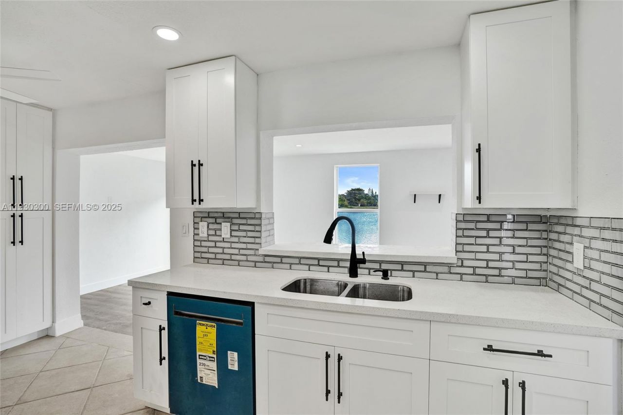 5810 NW 81st Ave, Tamarac, FL 33321 Photo